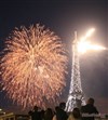 14 Juillet 2016 : Feu d'Artifice au pied de la Tour Eiffel à Paris sur un bateau navigant | La Sans Souci - 