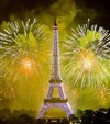14 Juillet 2012 Feu d'Artifice au pied de la Tour Eiffel à Paris sur une péniche navigante - 